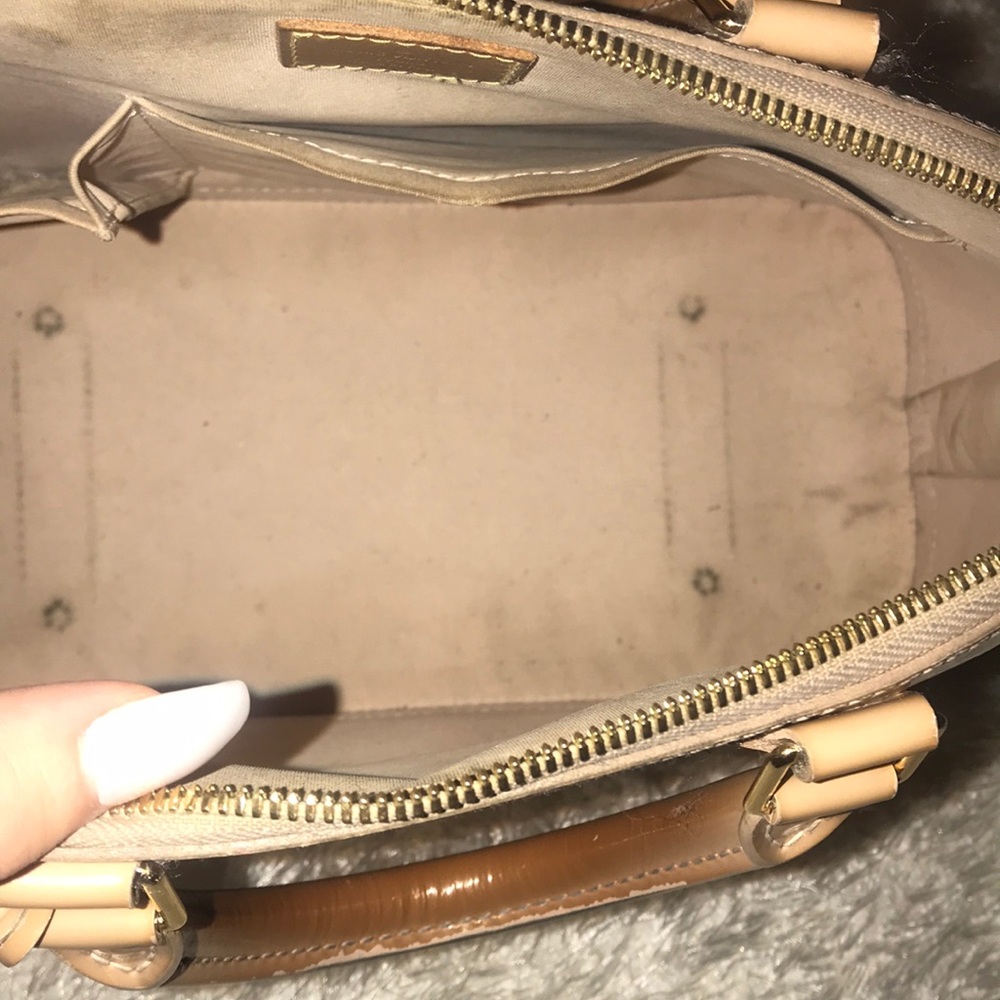Authentic Louis Vuitton Purse!! - image 7